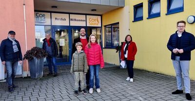 v.l.n.r.: Thomas Stallmeyer, Hermann-Josef Vogt, Sami Bouhari und Kinder, Inge Walfort, Johannes Waldmann