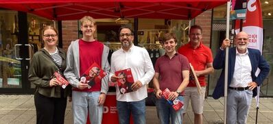 Infostand der SPD in der Coesfelder Fußgängerzone mit SPD-Mitgliedern