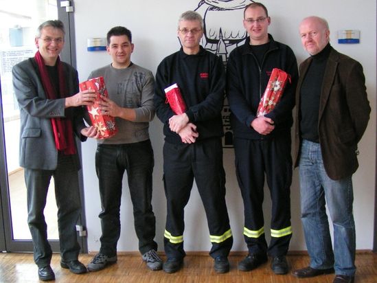 Präsentübergabe bei der Feuerwehr