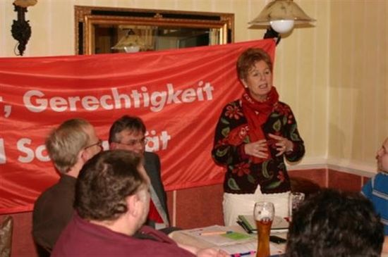 Angelica Schwall-Düren spricht über die Inhalte des zweiten Konjunkturpakets ...